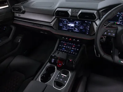 2026 Lamborghini Urus SE 4.0L V8 Hybrid AWD for export from Japan