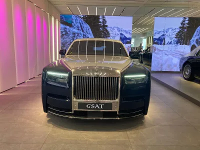 2025 Rolls-Royce Sapphire with Silver Super Luxury SUV (No.J0973) for export from Japan