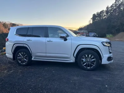 2025 Toyota Land Cruiser 300 ZX – Ultimate Luxury & Performance