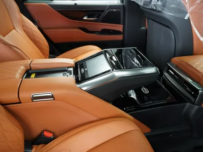 2025 Lexus LX 600 Executive 4WD - The Ultimate Luxury SUV (No.960999) for export from Japan