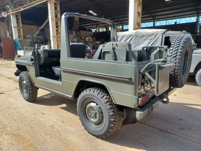 1985 Mercedes Benz W461 240GD 4×4 off A/T Road Wagon (No.J0812) for export from Japan