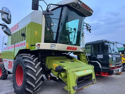 1998 CLAAS MEGA 204 DOMINATOR Harvester for export from Japan