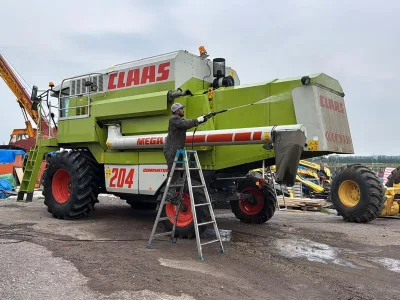 1998 CLAAS MEGA 204 DOMINATOR Harvester for export from Japan