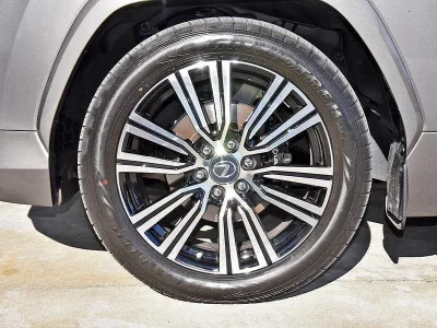2022 Lexus LX600 SUV Liquid Metal/Black (No.480731) for export from Japan