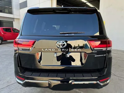 2025 Toyota Land Cruiser Sahara ZX for export from Japan
