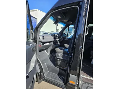 2025 Mercedes-Benz Sprinter 519 ELWB Van 16 seater VIP for export from Japan
