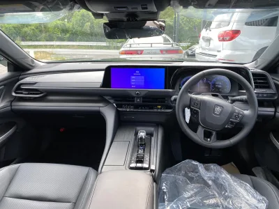 2026 Toyota Crown 2.5 Z THE 70th Hybrid for export from Japan