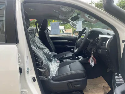 2022 TOYOTA HILUX REVO Double Cab 2.4 MT 4WD (Pickup) with Offroad Accessories ( No.560463) for export from Japan