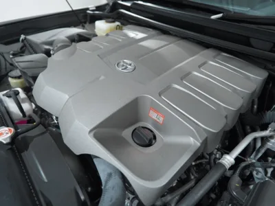 2016 Toyota Land Cruiser 200 4.6 ZX (No.960826) for export from Japan