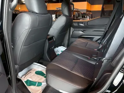 2025 Toyota Land Cruiser 250 2.7 VX 4WD BK Style for export from Japan