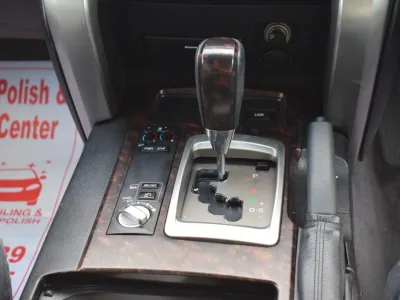 2014 Toyota Land Cruiser Sahara Silver (No.830752) for export from Japan