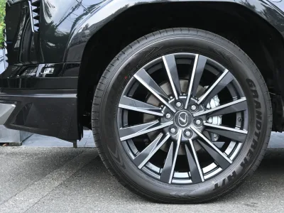 2025 Lexus GX550 Version L 4WD for export from Japan