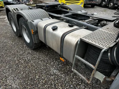 2000 Mercedes-Benz Actros 2648 V8 6x4 for export from Japan