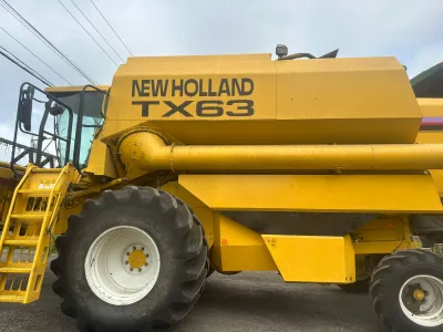 2001 NEW HOLLAND TX63 COMBINE HARVESTER (No.J0798)
