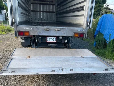 2003 Mitsubishi Fuso Fighter 4000kg Freezer Truck (No.J0758)