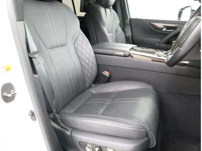 2023 Lexus LX600 EXECUTIVE Sonic Quartz 4 Seater for export from Japan