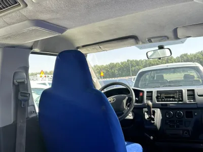 2010 Toyota Hiace 13 Seater Mini van (No.830813)