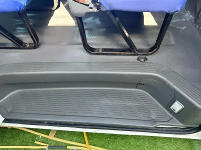 2010 Toyota Hiace 13 Seater Mini van (No.830813)