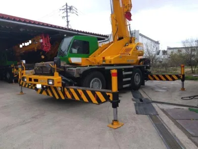 2013 KATO SR-250R 25 Ton ROUGH TERRAIN CRANE (No.J0807)