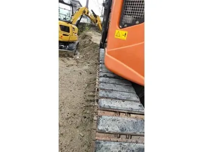 2015 HITACHI ZX 135 US EXCAVATOR (No.J0764)