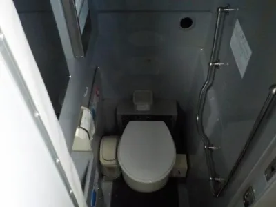 2015 Isuzu QTG-RU1ASCJ 30-Seater Bus with Toilet