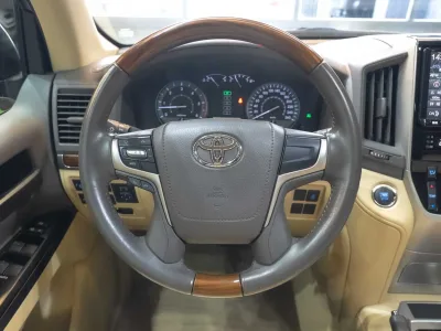 2016 Toyota Land Cruiser 200 GXR Left Handle V8 Diesel