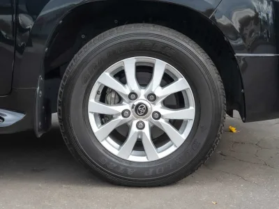 2016 Toyota Land Cruiser 200 GXR Left Handle V8 Diesel