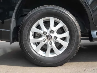 2016 Toyota Land Cruiser 200 GXR Left Handle V8 Diesel