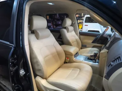 2016 Toyota Land Cruiser 200 GXR Left Handle V8 Diesel