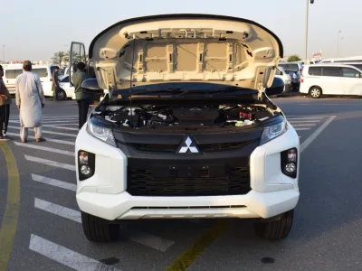 2019 Mitsubishi pickup L200 White (No.830778)