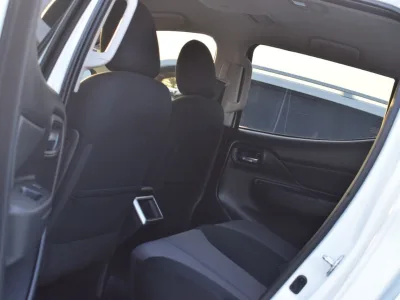 2019 Mitsubishi pickup L200 White (No.830778)