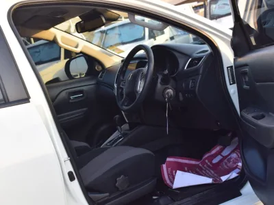 2019 Mitsubishi pickup L200 White (No.830778)