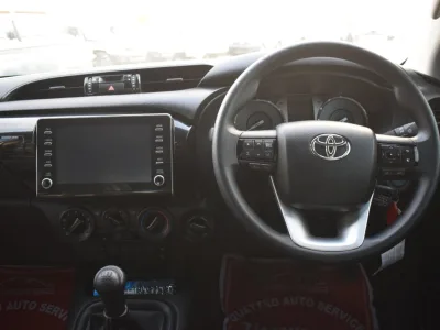 2021 Toyota Hilux pickup  key start White (No.920776)
