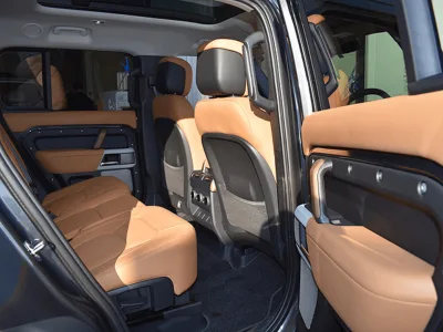 2022 Land Rover Defender 130 First Edition (No.960755)