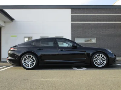2022 Porsche Panamera 2.9 PDK Panoramic Sunroof (Jet Black Metallic) (No.J0576) for export from Japan