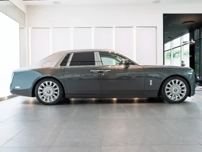 2022 Rolls-Royce Phantom