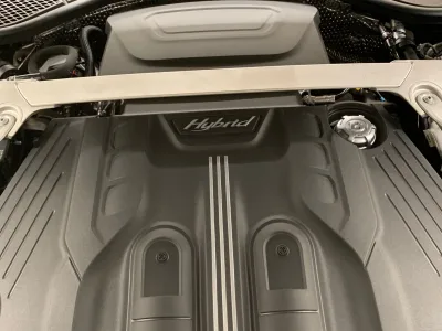 2025 Bently Flying Spur Hybrid Luxury sedan(No.940804)