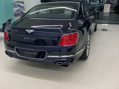 2025 Bently Flying Spur Hybrid Luxury sedan(No.940804)