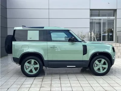 2023 Land Rover Defender 90 – 75TH LIMITED EDITION P300