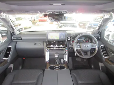 2025 TOYOTA LAND CRUISER 300 3.3 ZX DIESEL (No.960828) for export from Japan