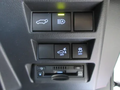 2025 TOYOTA LAND CRUISER 300 3.3 ZX DIESEL (No.960828)