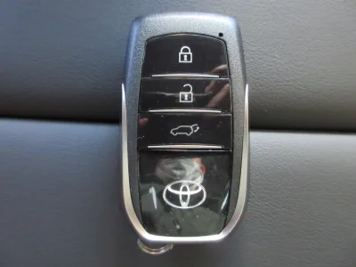 2025 TOYOTA LAND CRUISER 300 3.3 ZX DIESEL (No.960828)