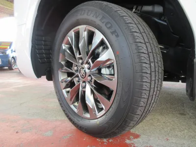 2025 TOYOTA LAND CRUISER 300 3.3 ZX DIESEL (No.960828)