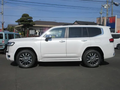 2025 TOYOTA LAND CRUISER 300 3.3 ZX DIESEL (No.960828)