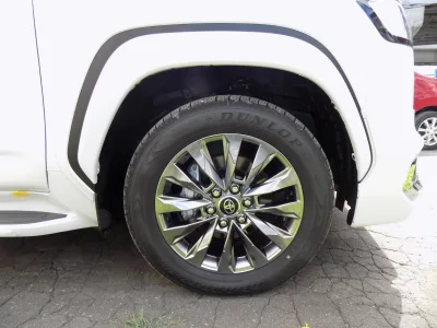 2025 TOYOTA LAND CRUISER 300 7SEATER 3.5 ZX 4WD With Modelista body kit(No.960825)