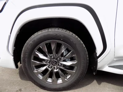 2025 TOYOTA LAND CRUISER 300 7SEATER 3.5 ZX 4WD With Modelista body kit(No.960825)