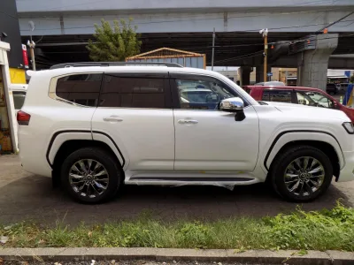 2025 TOYOTA LAND CRUISER 300 7SEATER 3.5 ZX 4WD With Modelista body kit(No.960825)