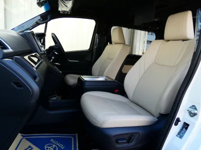 2025 Toyota Granace 2.8 Premium Diesel Turbo (No.960784) for export from Japan