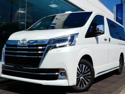 2025 Toyota Granace 2.8 Premium Diesel Turbo (No.960784) for export from Japan