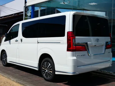 2025 Toyota Granace 2.8 Premium Diesel Turbo (No.960784)